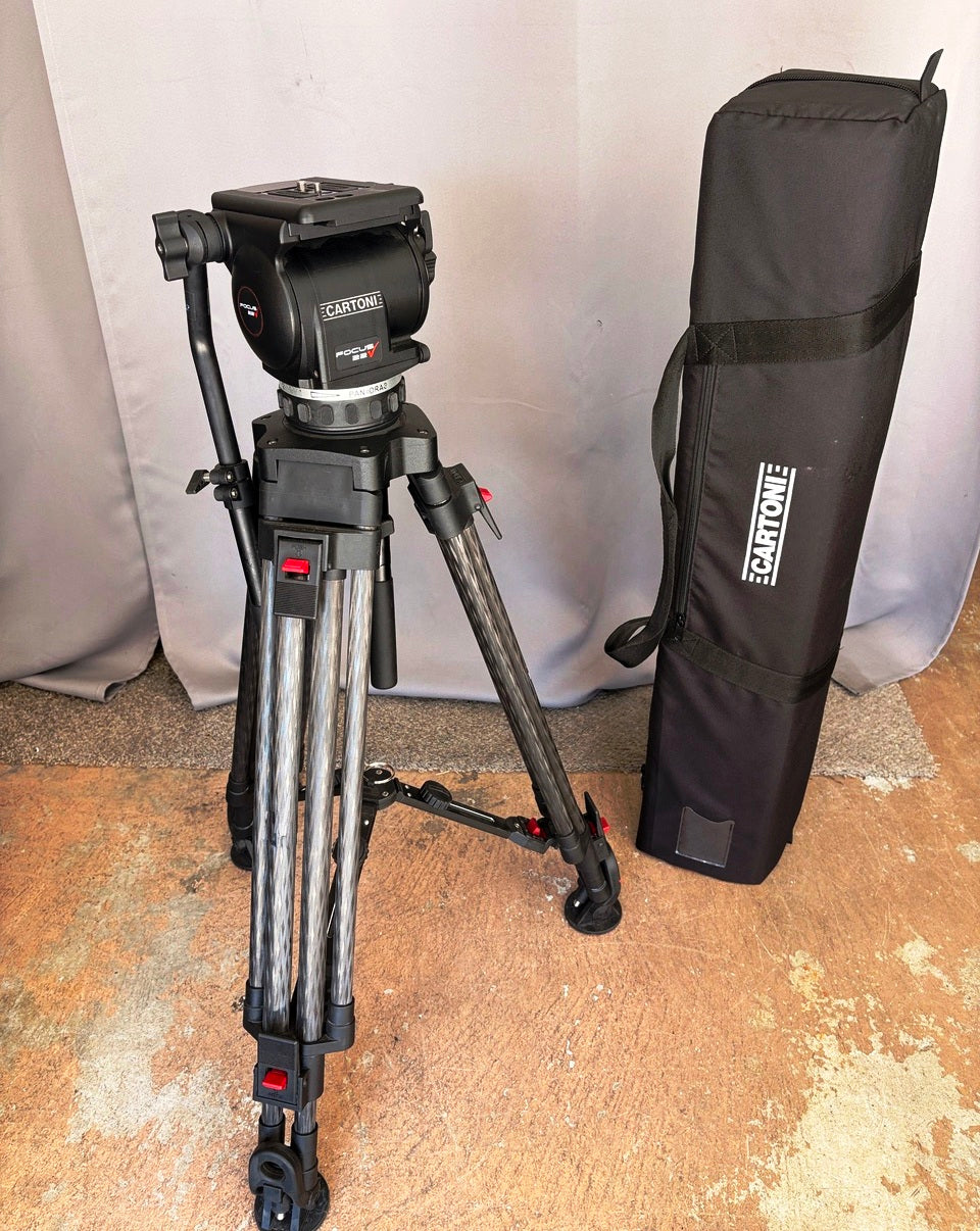 FOCUS 22 - LIKE NEW HEAD, TRIPOD, 2 PAN ARMS