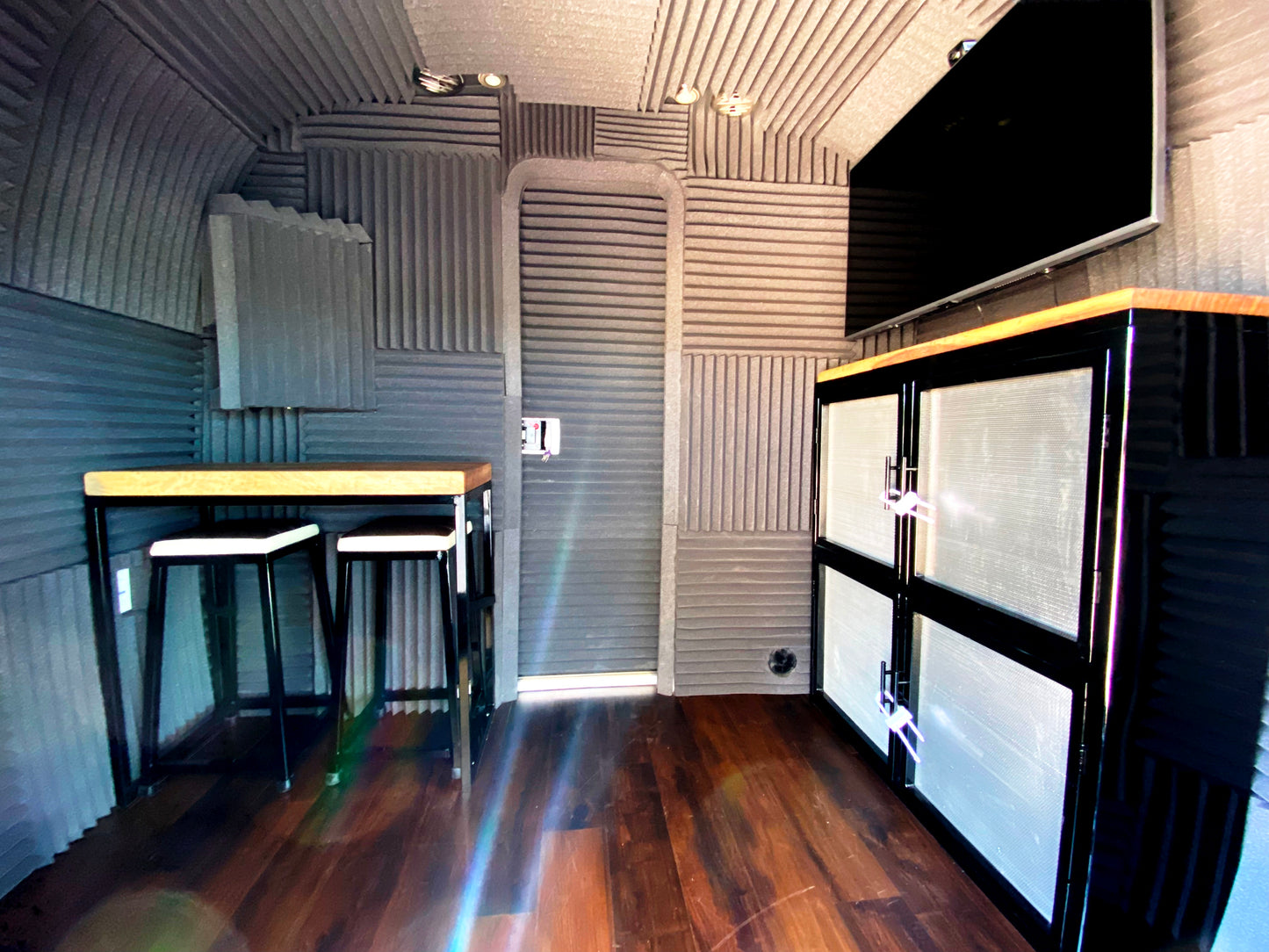 TRAILER/TRUCK - 25', EQUIPPED, OPTNL. TRUCK