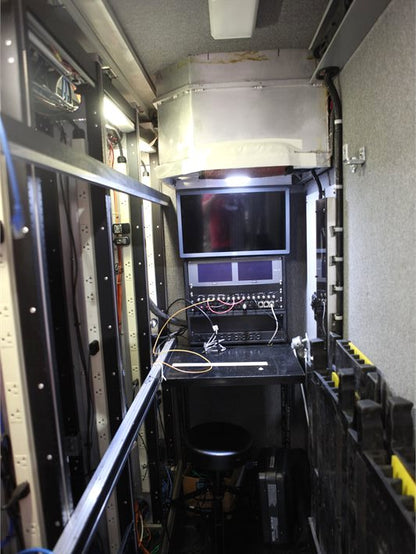 PRODUCTION TRUCK - 32' RACK READY/20kw GENNY