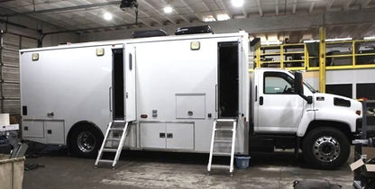 PRODUCTION TRUCK - 32' RACK READY/20kw GENNY