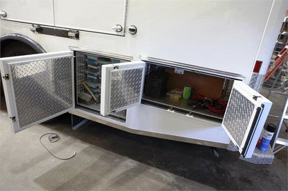 PRODUCTION TRUCK - 32' RACK READY/20kw GENNY