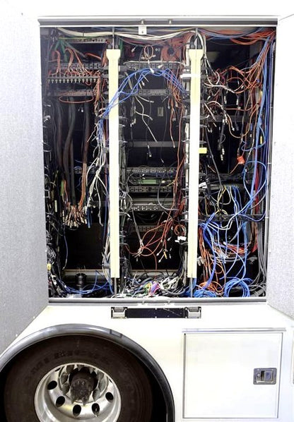 PRODUCTION TRUCK - 32' RACK READY/20kw GENNY