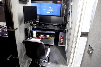 PRODUCTION TRUCK - 32' RACK READY/20kw GENNY