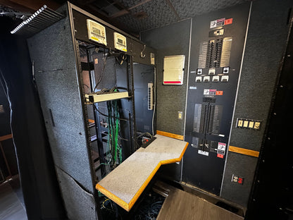 PRODUCTION TRUCK/UPLINK - 8 CAMS/4 KU PATHS