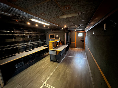 PRODUCTION TRUCK/UPLINK - 8 CAMS/4 KU PATHS