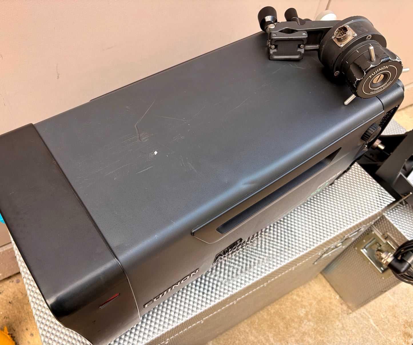 80x4K - UA80x9.5BESM/LEN CNTRLS/SLED/CASES