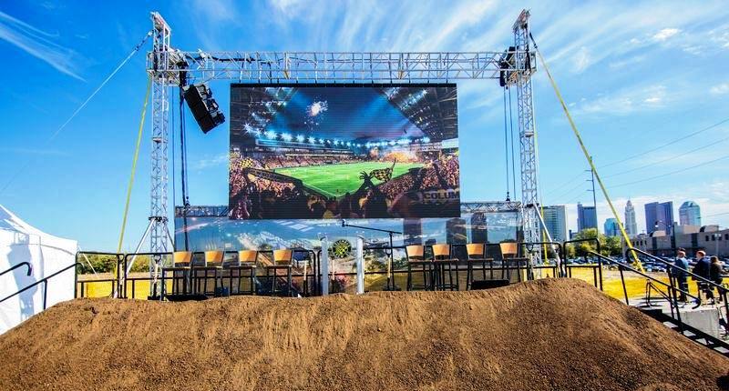 UPADIII 4.8 - OUTDOOR/INDOOR LED VIDEO WALL