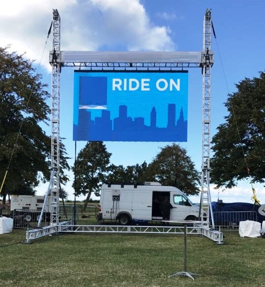 UPADIII 4.8 - OUTDOOR/INDOOR LED VIDEO WALL