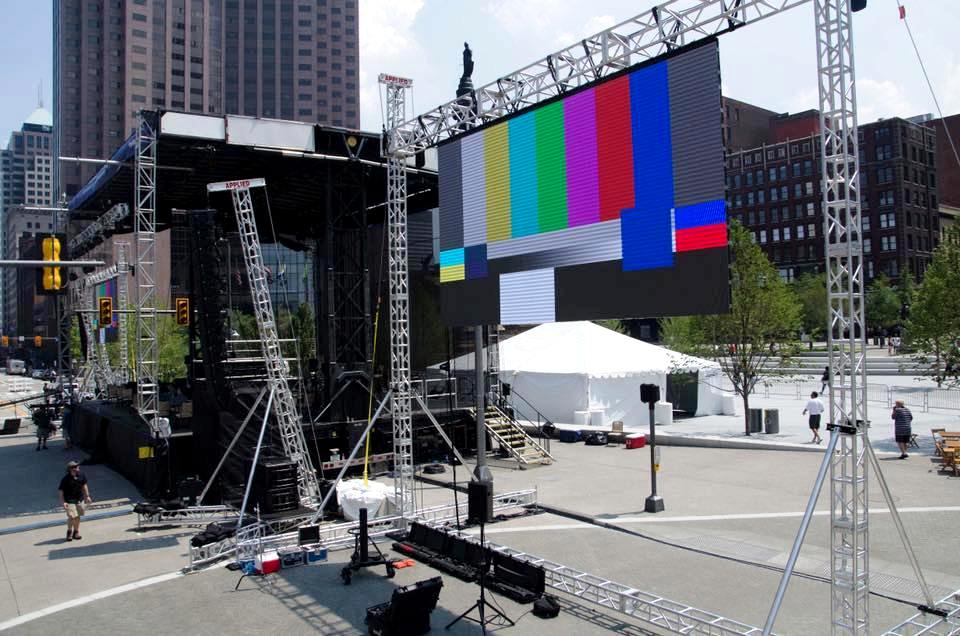 UPADIII 4.8 - OUTDOOR/INDOOR LED VIDEO WALL