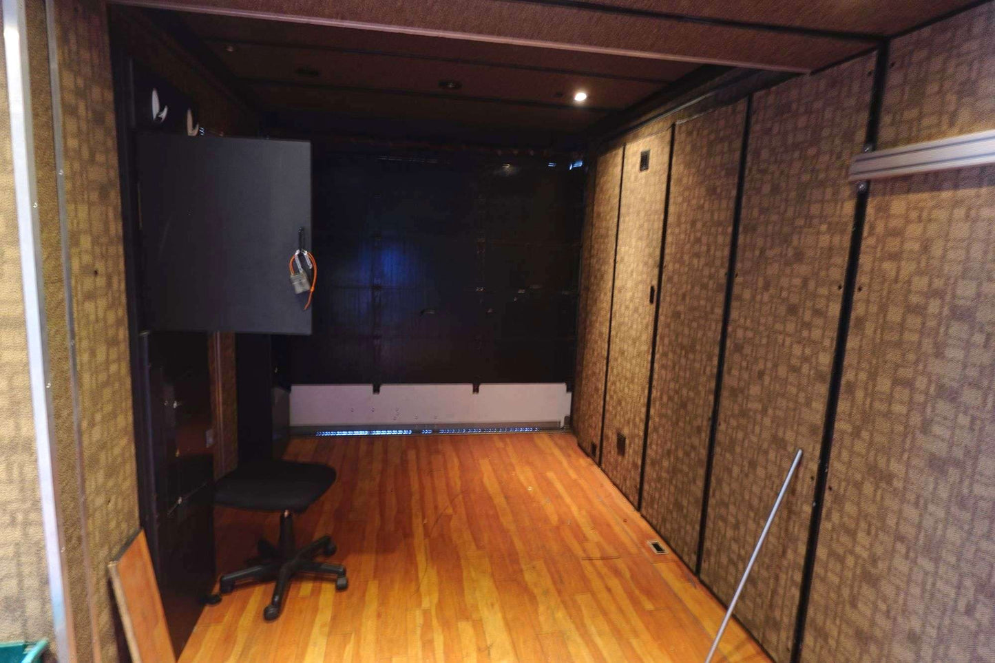 PRODUCTION TRAILER - 53' W/ 33' EXPANDO