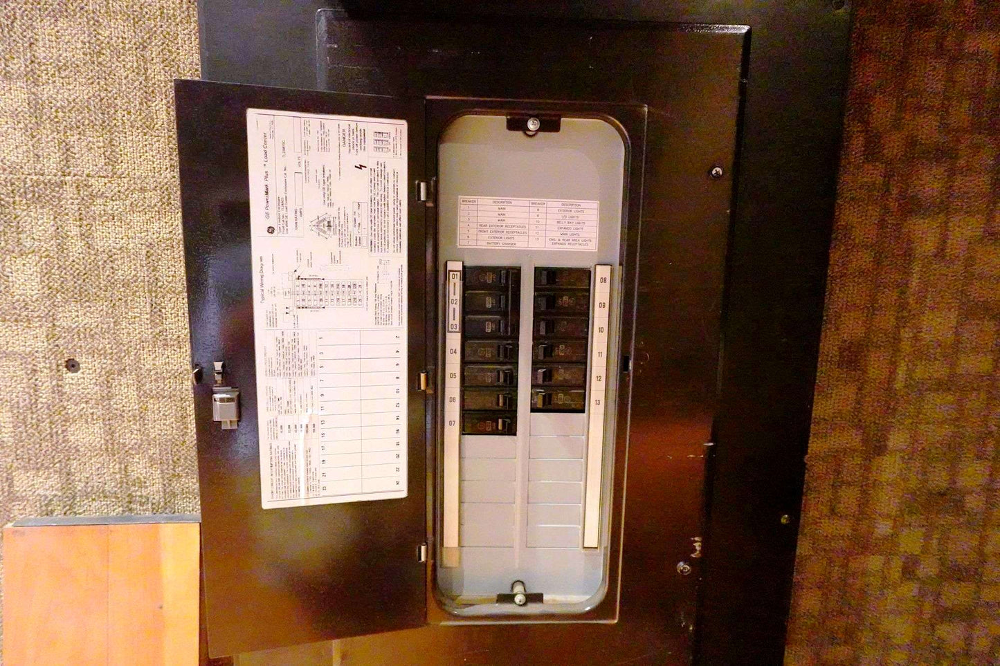 PRODUCTION TRAILER - 53' W/ 33' EXPANDO