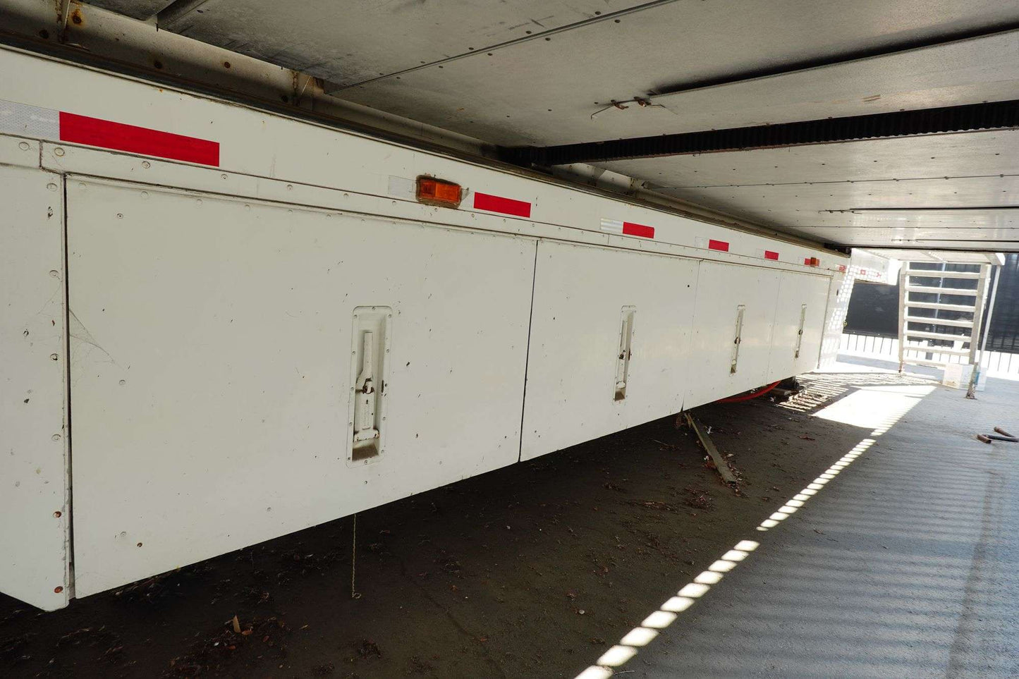 PRODUCTION TRAILER - 53' W/ 33' EXPANDO