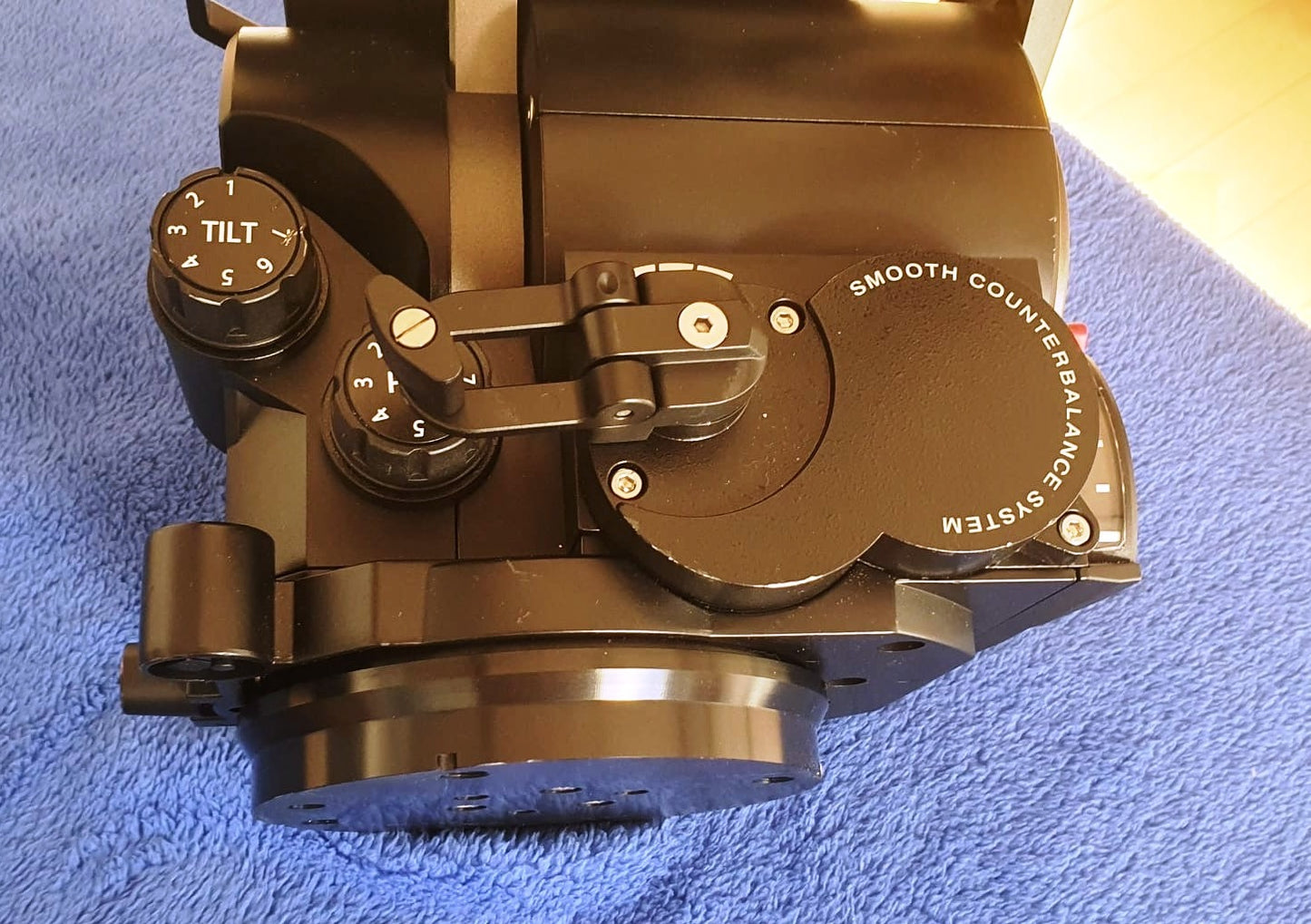 QH3 - 150mm HEAD w/ VINTEN HDT-1 TRIPOD