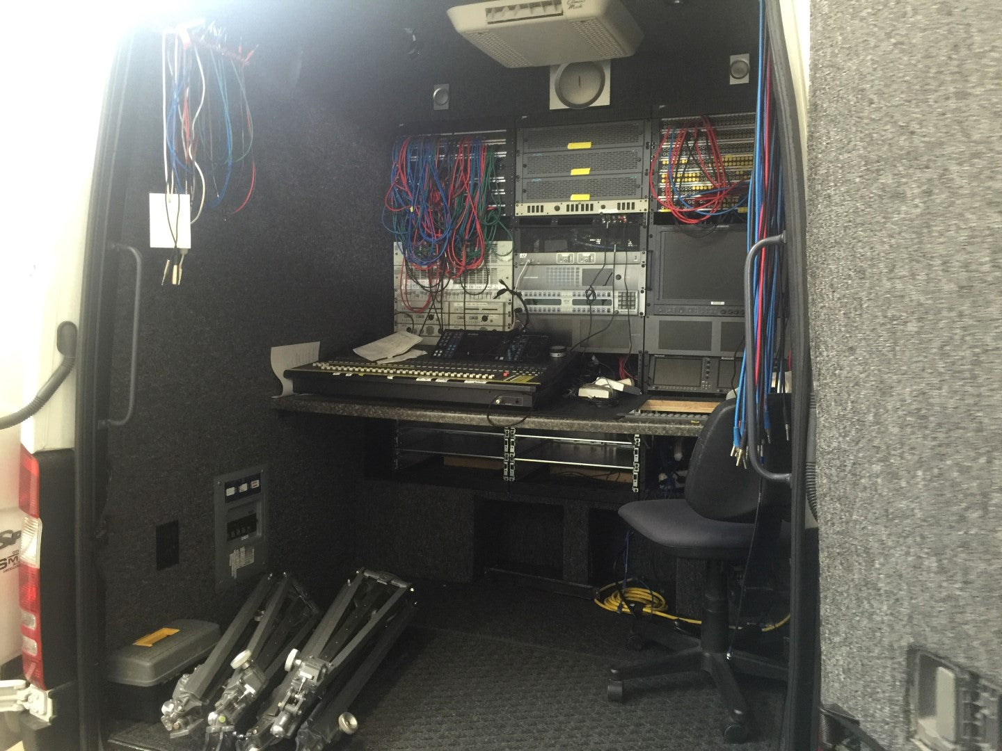 VAN - SPRINTER, STRETCH/HI-TOP, RACK READY