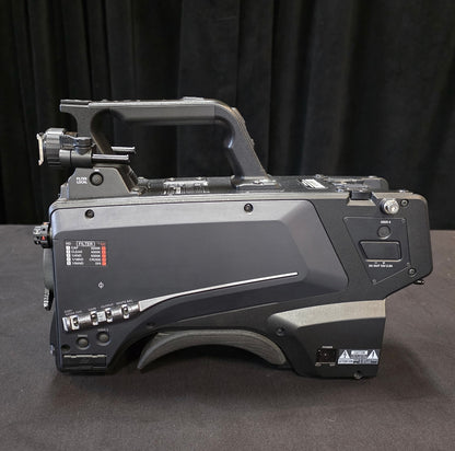 AK-UC3000 - 4K 8-CAM PKG w/ CCUs/RCPs/9" VFs