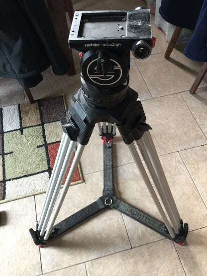 VIDEO 18 - TRIPOD, HEAD, GROUND SPREADER