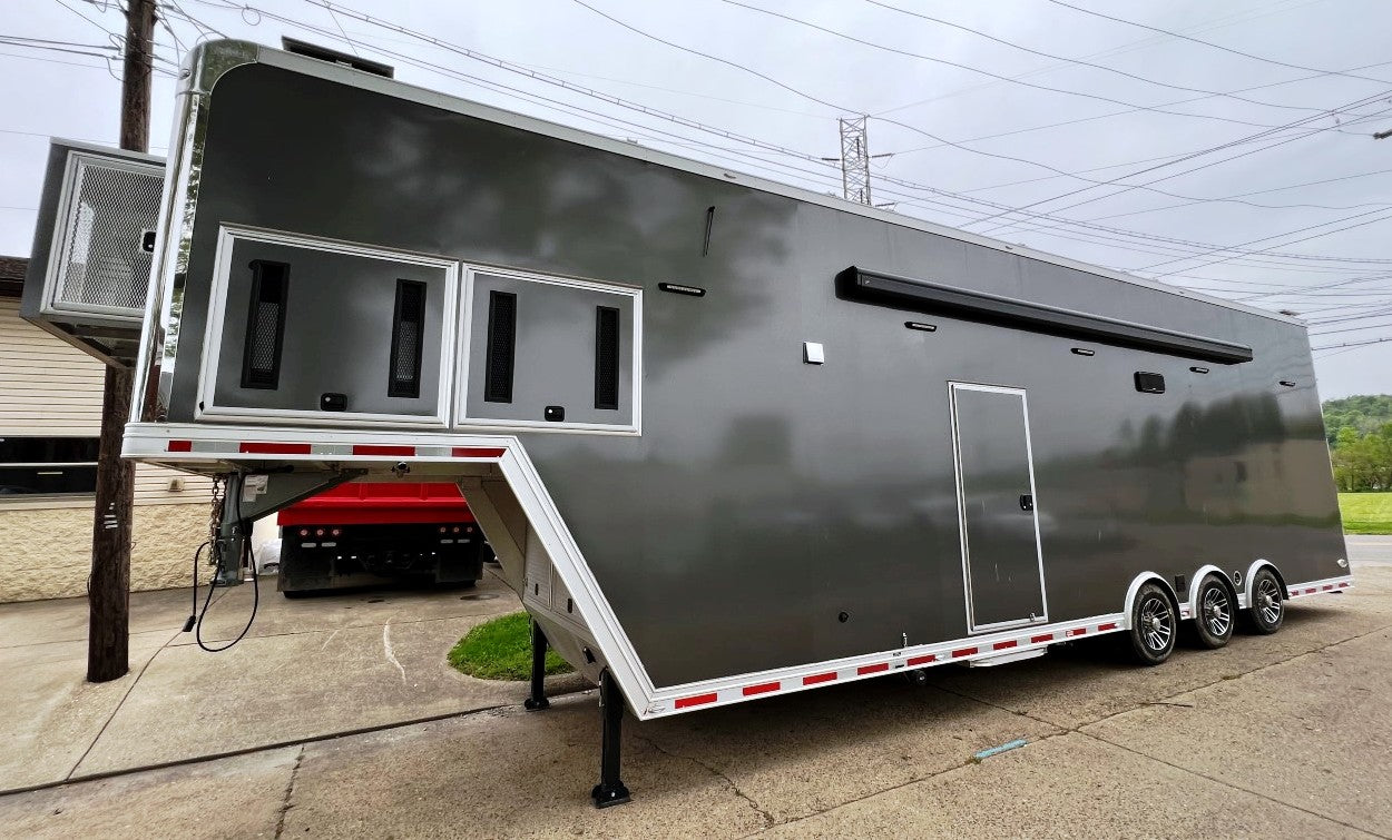 TRAILER - 40', HD EQUIP, STAGE, REAR RAMP